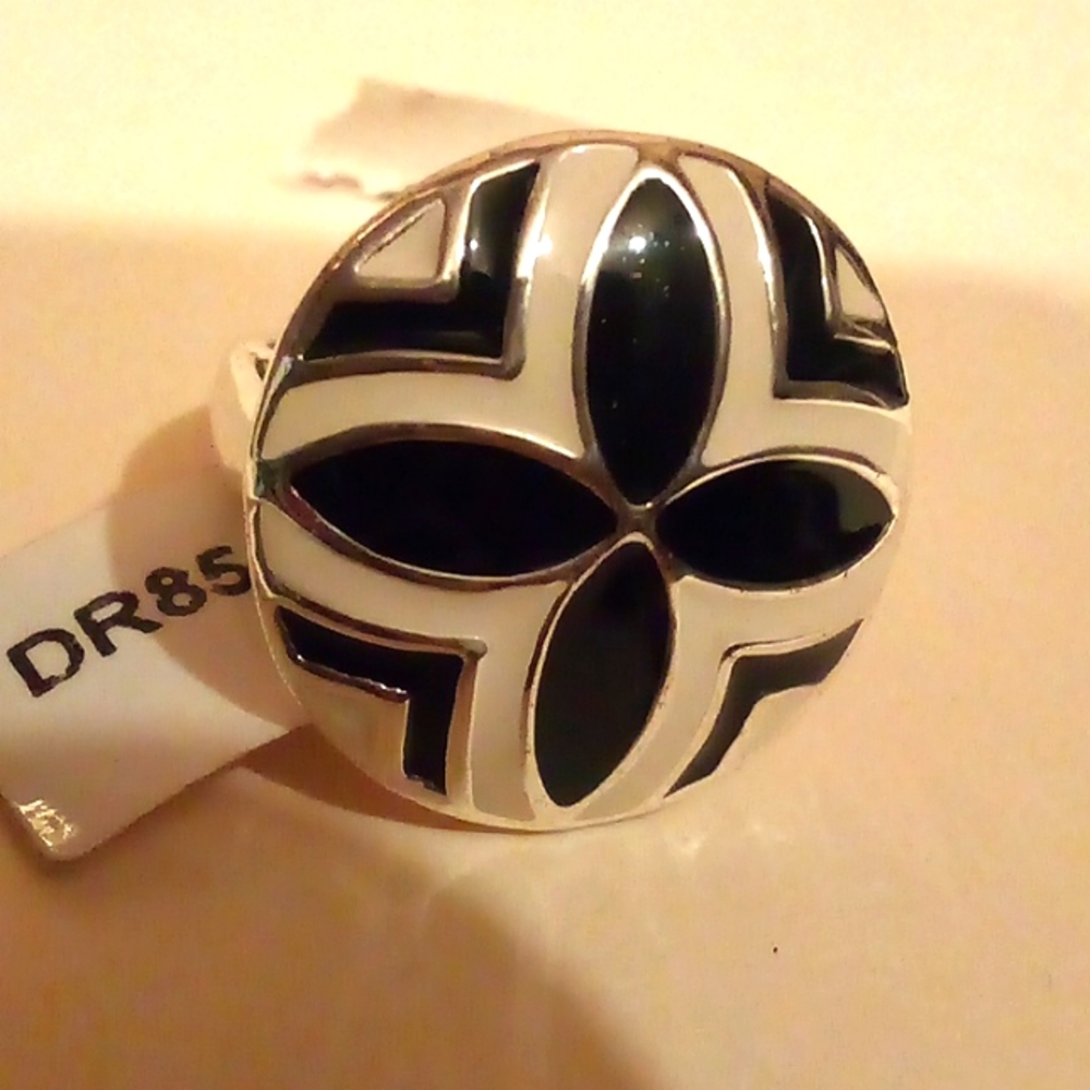 Vintage silver ring with black and white enamel nwt size 6